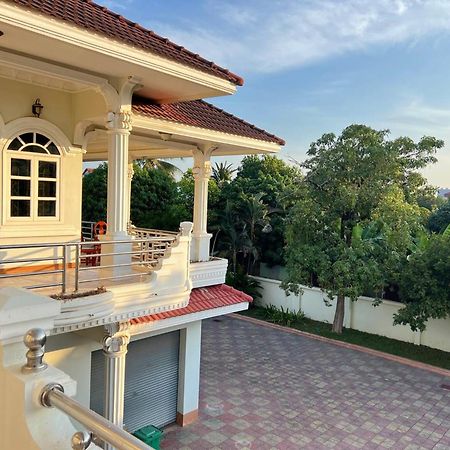 Lotus Blanc Homestay Villa Battambang Dış mekan fotoğraf