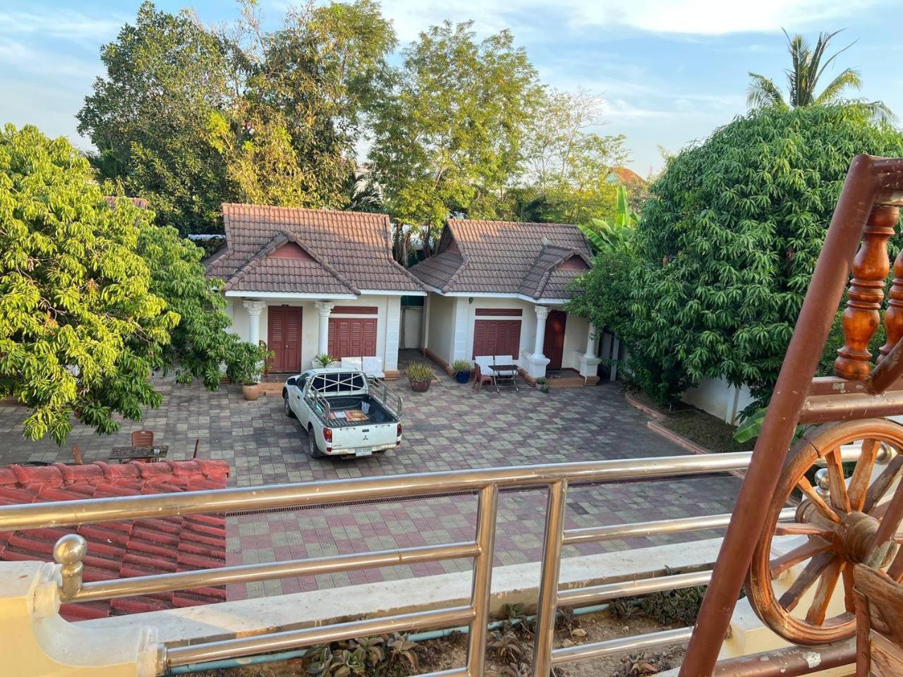 Lotus Blanc Homestay Villa Battambang Dış mekan fotoğraf