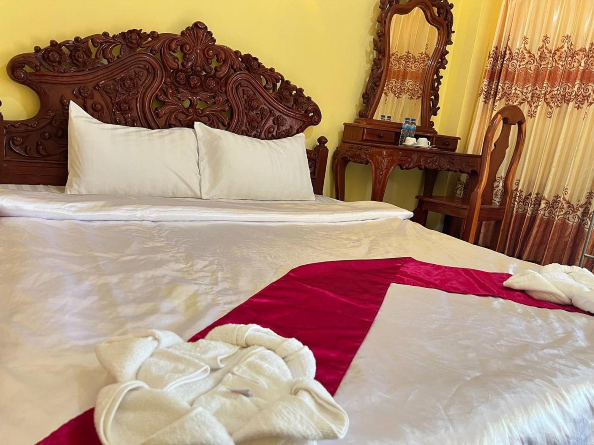 Lotus Blanc Homestay Villa Battambang Dış mekan fotoğraf